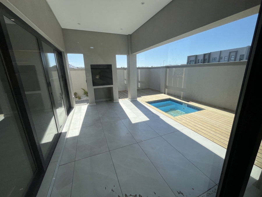 3 Bedroom Property for Sale in Sandown Western Cape